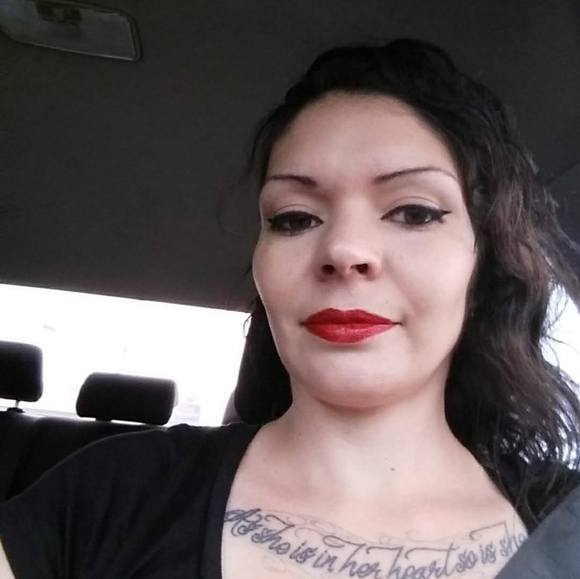 Meet your Posher, Lisa - Picture 2 of 2